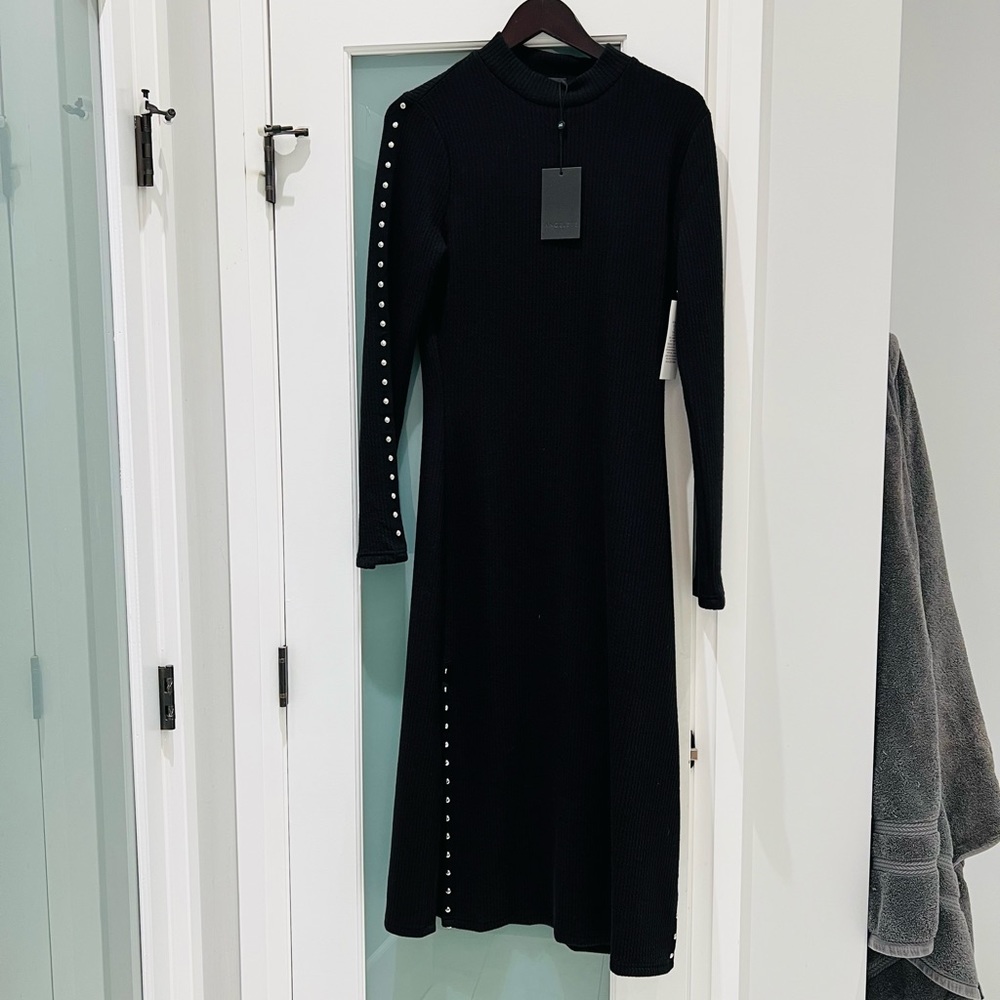 Sweater dress by Angeleye